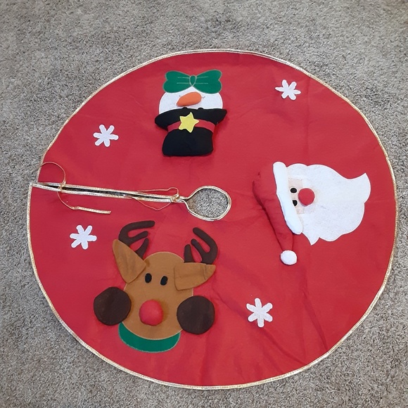 Christmas Tree Skirt - Picture 2 of 6